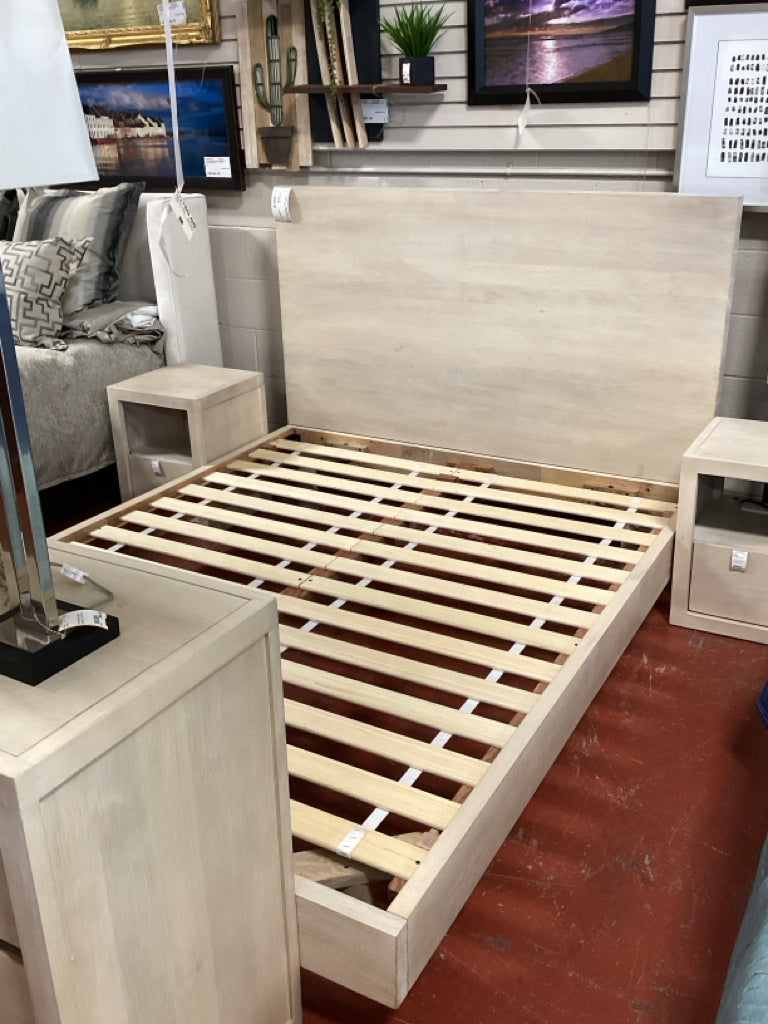 Pottery Barn Queen Cayman Platform Bed