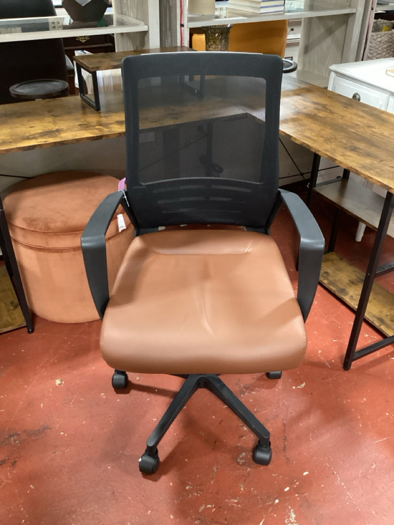 Modern Mesh Back Swivel Office Chair