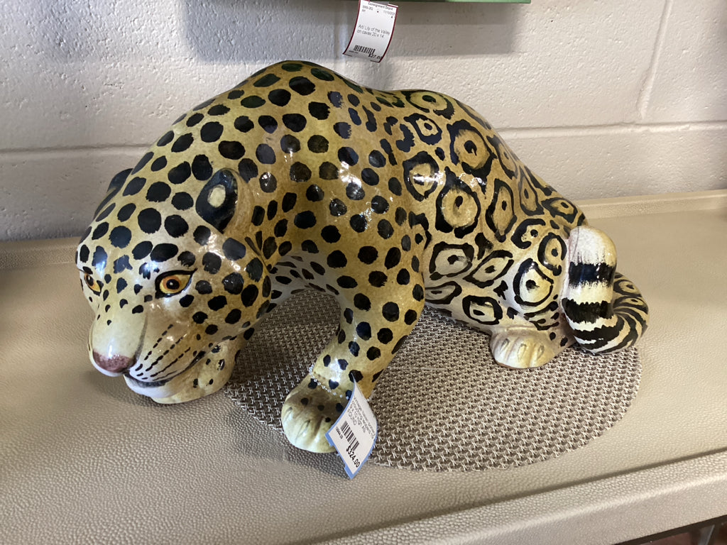 Vintage Italian pottery crouching leopard 19 x 9 x 10 high AS FOUND