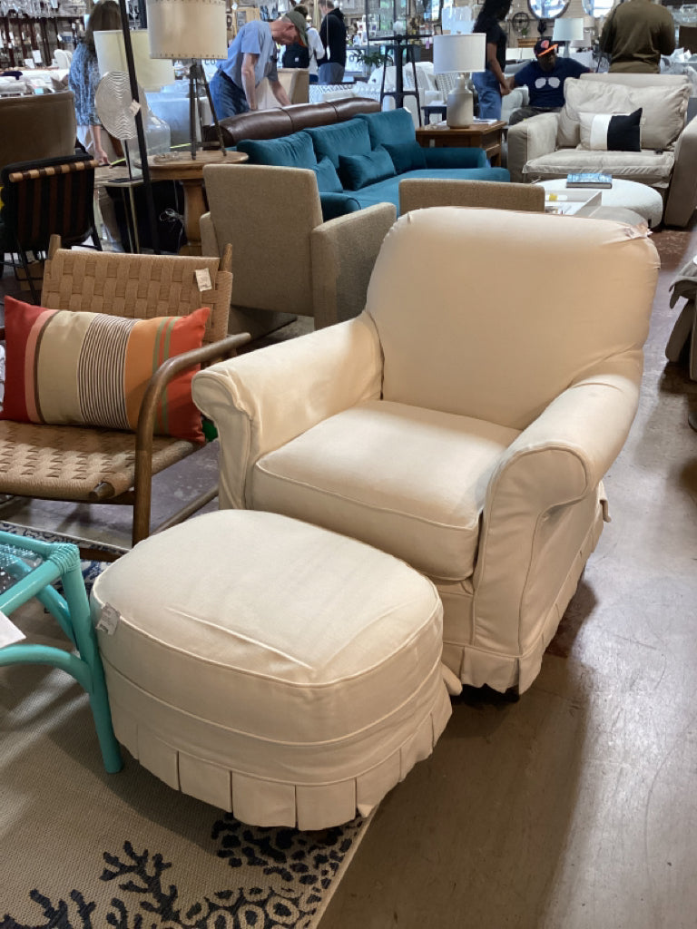 Pottery Barn Slipcovered Chair & ottoman / Ivory