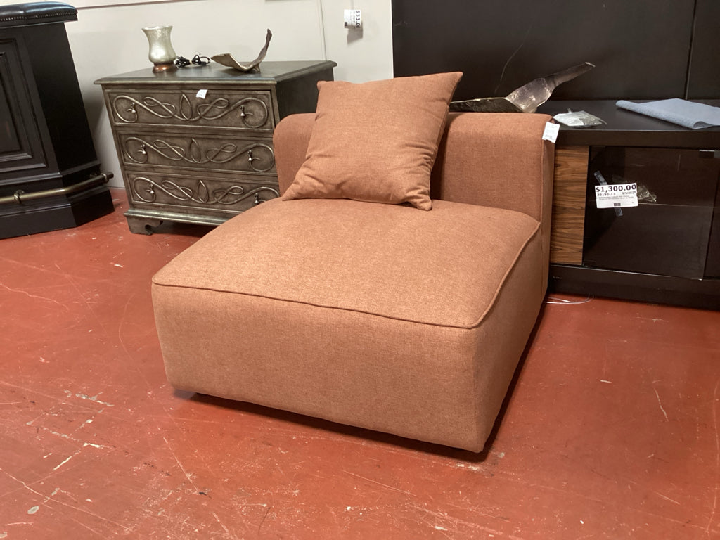 Chair / Lulu and Georgia Lamond accent chair 38 x 37 x 26 high