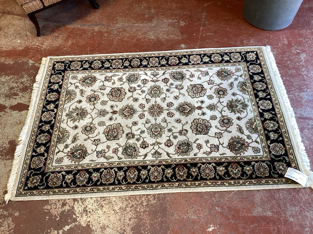 4'x6'' Rug Cream Base with Black Border, Cream Fringe