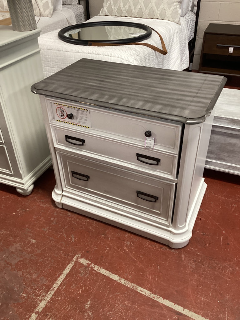 Roanoke White File Cabinet 34.8"W x 20.4"D x 31.3"H (as found)