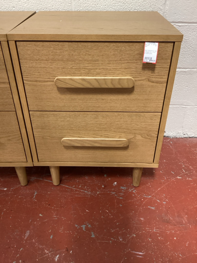 Heist Nightstand / oak 2 drawer 20 x 17.5 x 26 897KJVFK