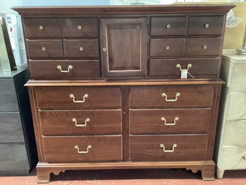 Ethan Allen Regents Park CHerry 12 drw Dresser 56 x 19 x 52