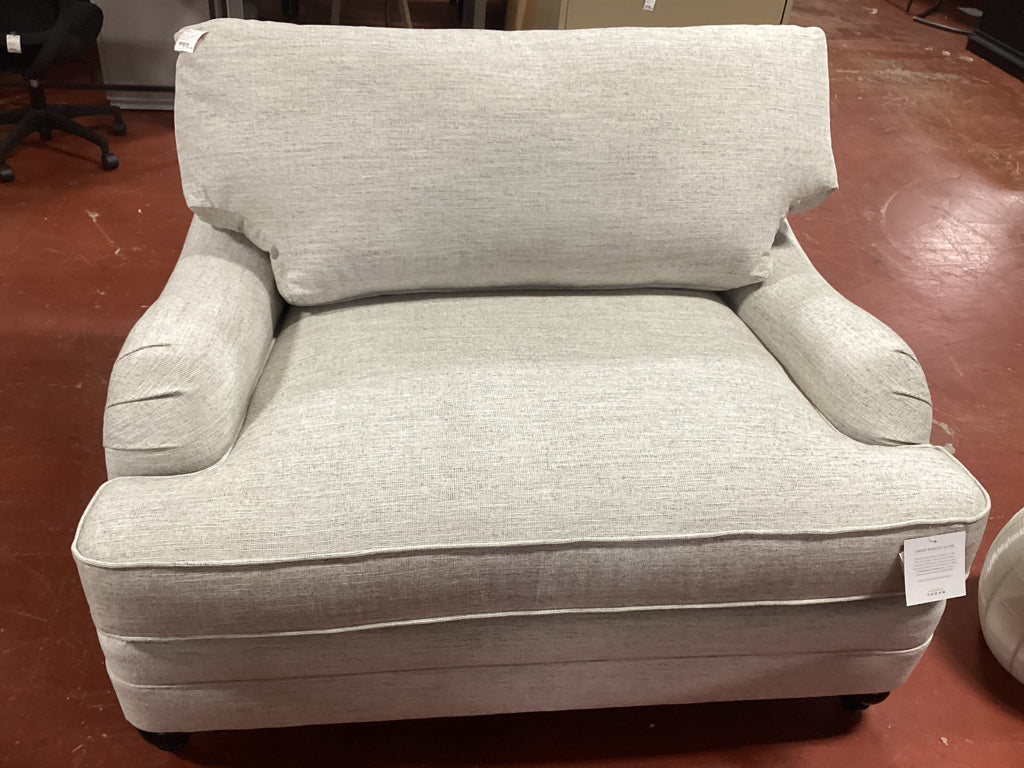 Bernhardt Tarleton Chair and a Half 33"wx27"x21"H 3FQK6LNZ