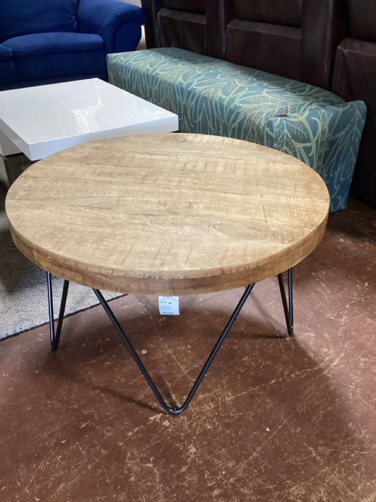 Meva Nina Coffee Table / 32" round mango wood / black iron hairpin base