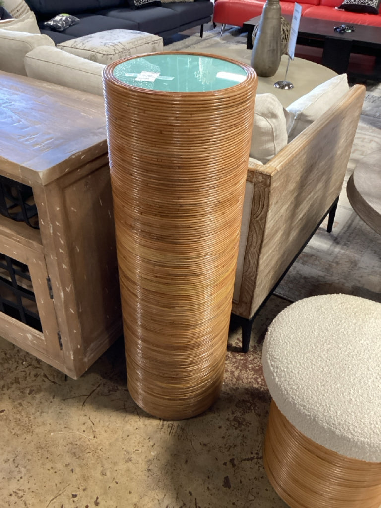 Riviera Pedestal 41"Table Reed coated top with glass