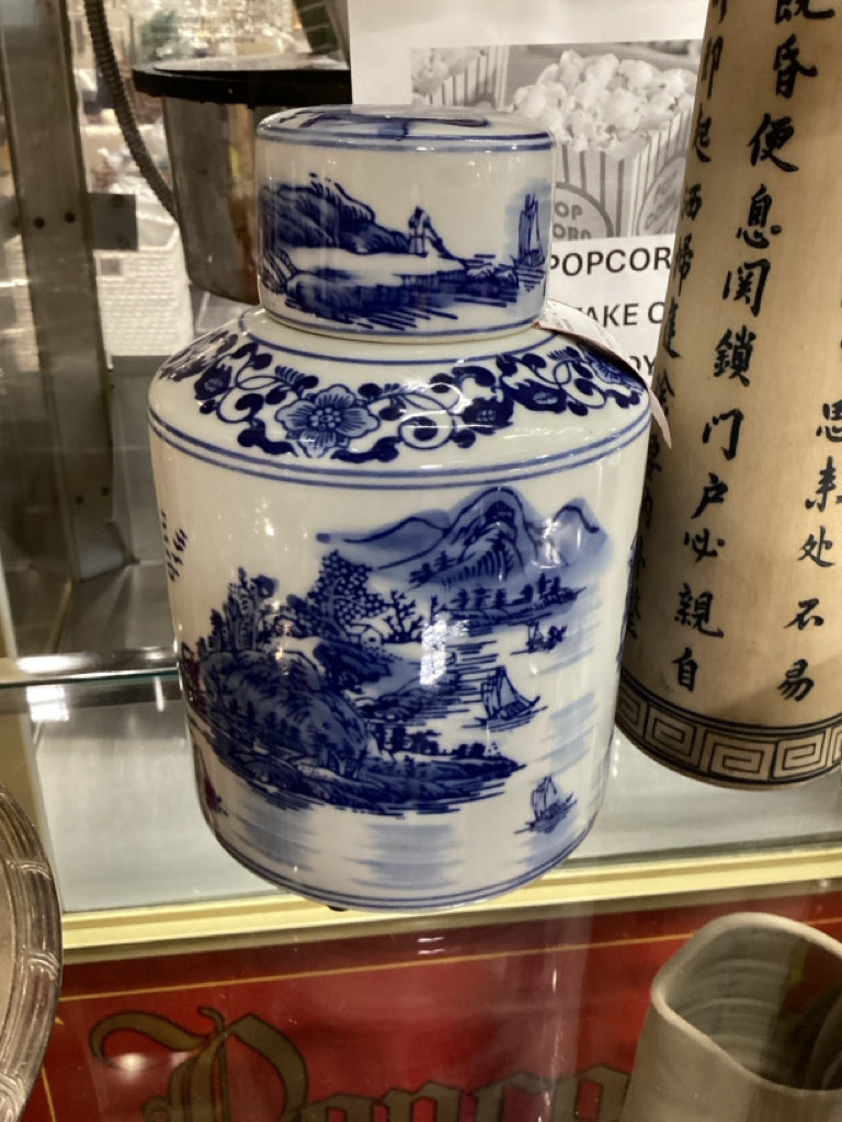 Chinese Chinoiserie Style Ginger Jar 9"H x 7"D