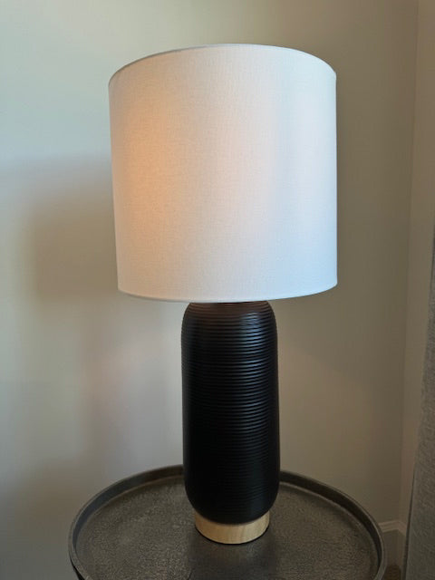 "Livsbliss Everly Transitional Glazed Ceramic Table Lamp, ERL-002, 26â€
"
