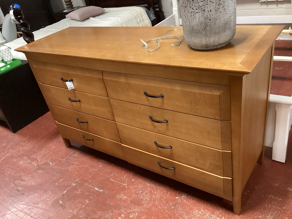 Shermag Tuscany Maple 8 Drawer Dresser 67x22x37