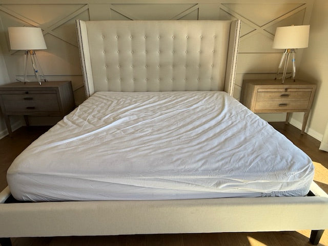 King WHITE Upholstered Tufted Nailhead Trim Bed HBFB Rails