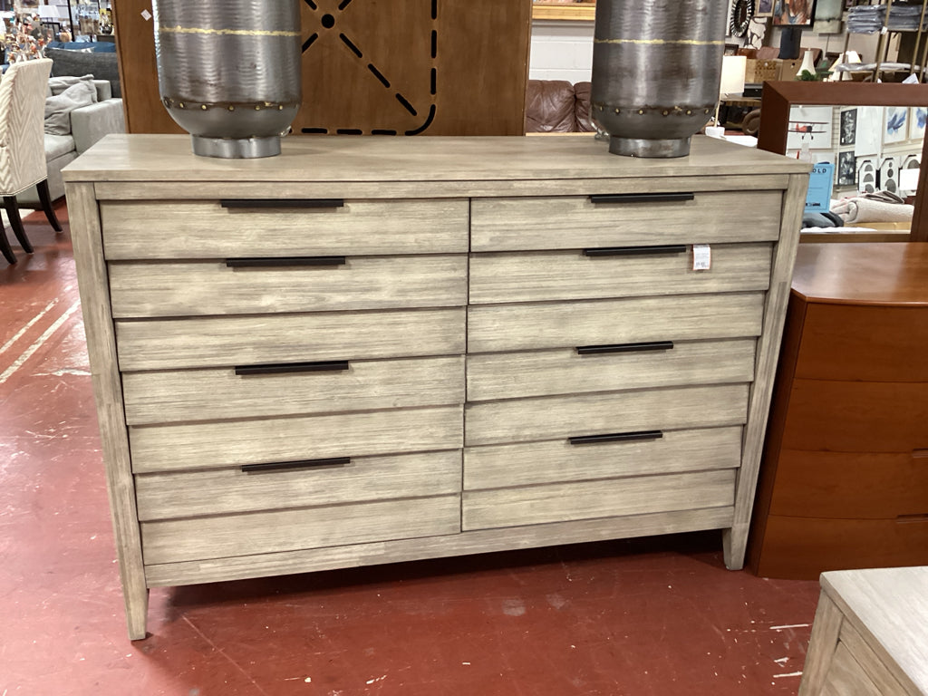Dresser / weathered natural 8 drawer cedar lined 60 x 20 x 42