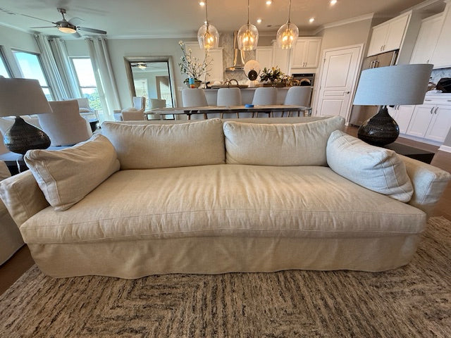 Rowe Sylvie Slipcovered Sofa in Cream 85x25x31