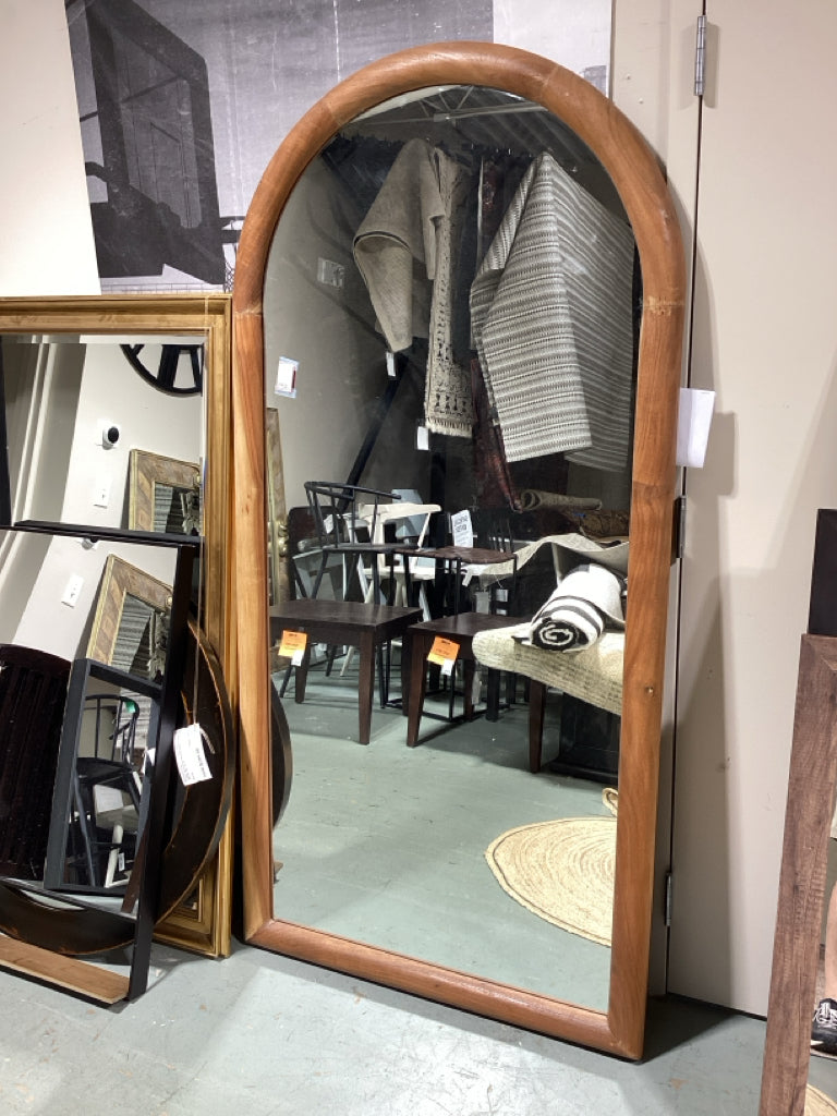 Acacia Gulliver Arch Floor Mirror 38x77