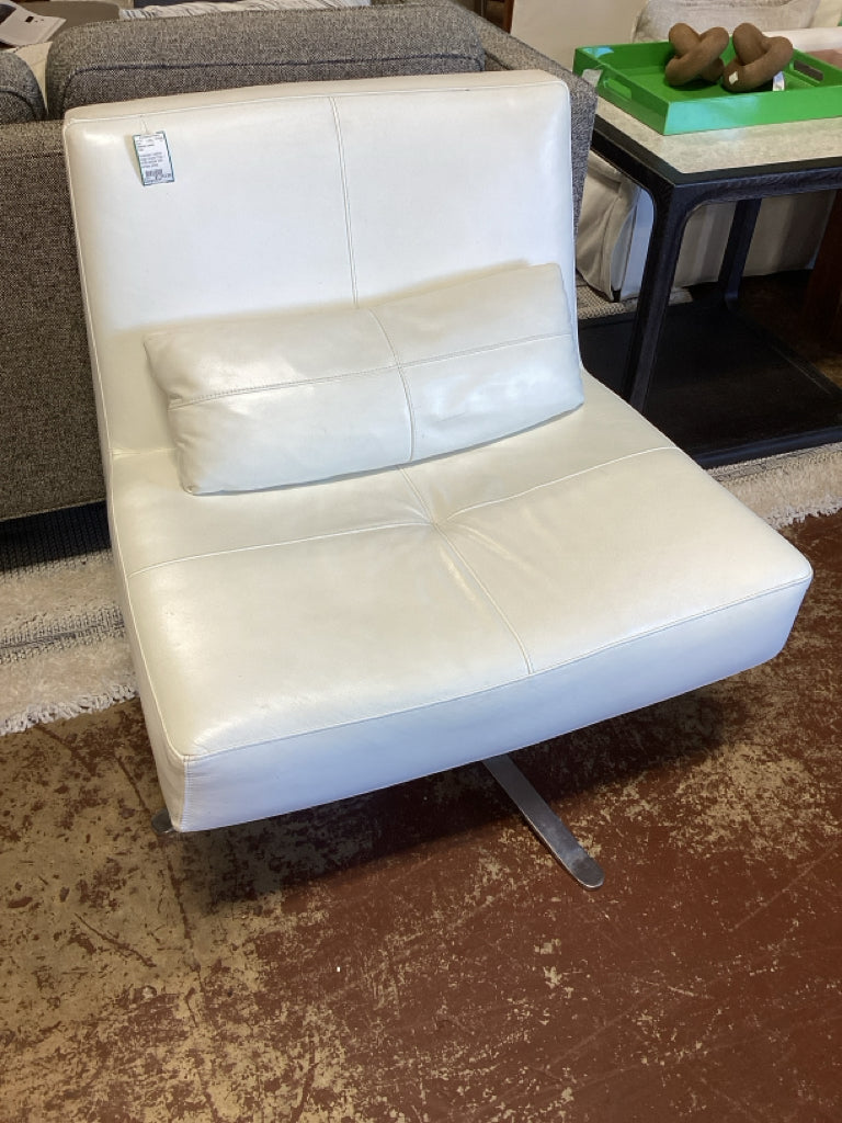 American Leather Hugo swivel Chair / white leather with lumbar pillow