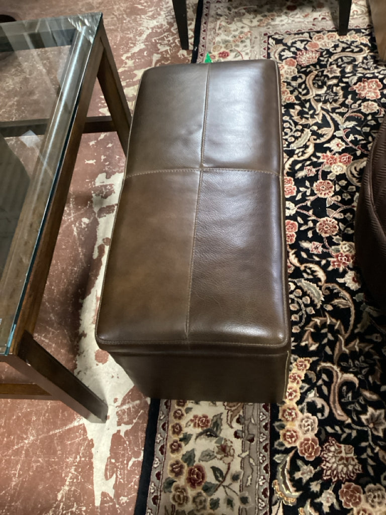Bassett storage BROWN Ottomans 32x15x17