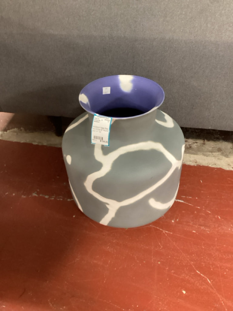 Middleton Vase Gray and White 40" Round and 14" Tall