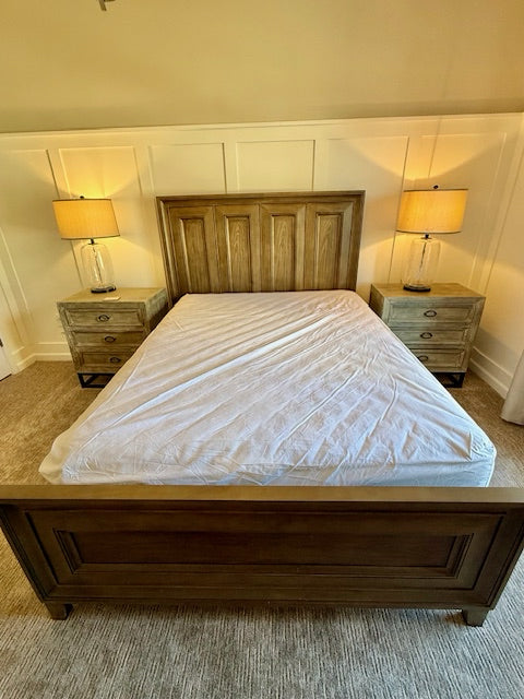 Queen Magnussen Talbot BROWN 4 Panel Bed HBFB Rails