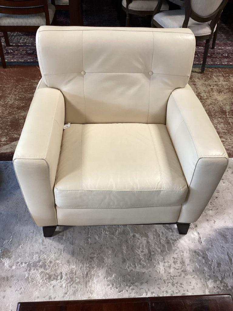 Cream Leather Club Chair 35x21x33