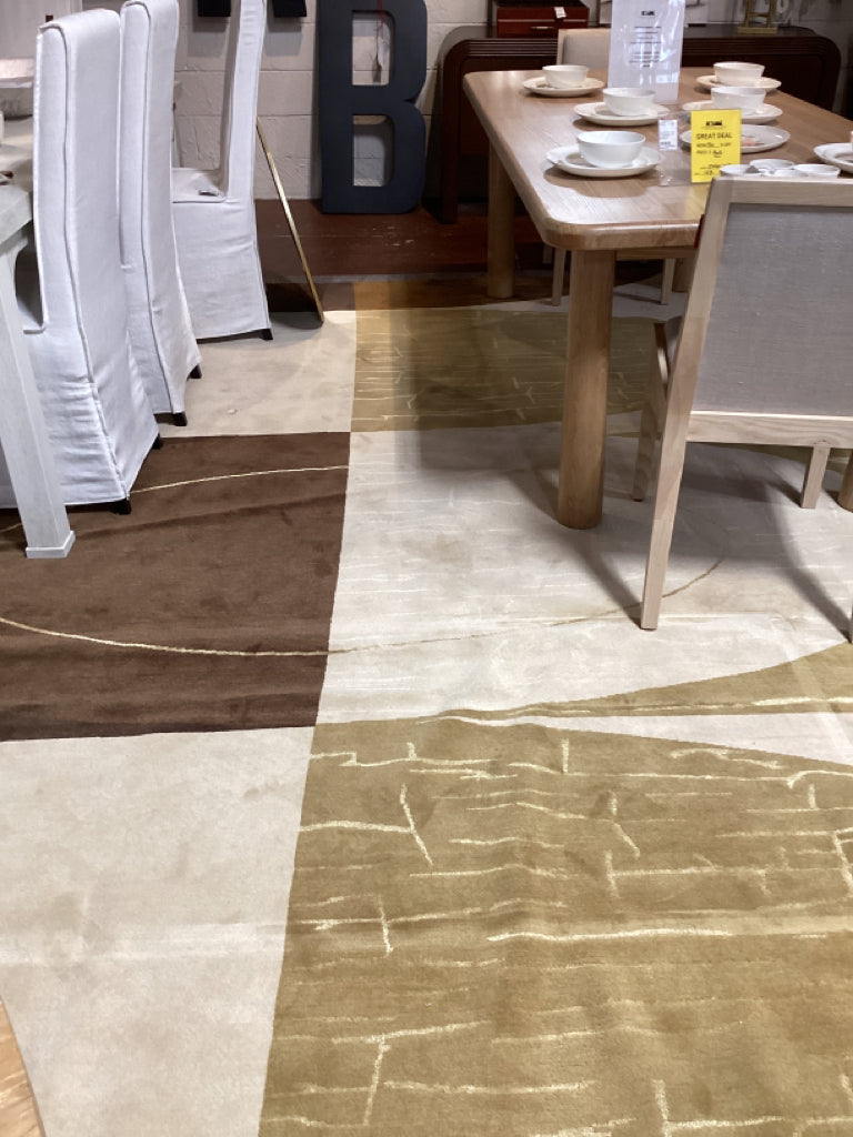 Rug / Nepal Soho hand knotted wool brown, tan geometric 12 x 18