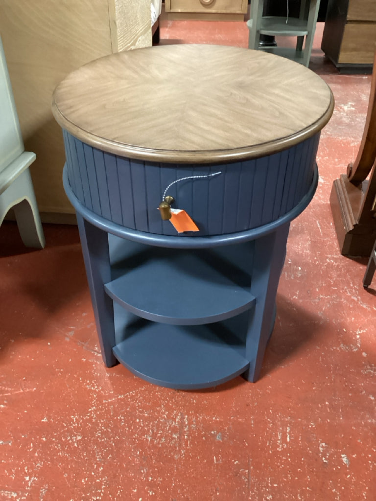 Haverty's Transitional Mahogany Oblong End Table Blue 1 Drawer 20x24x24