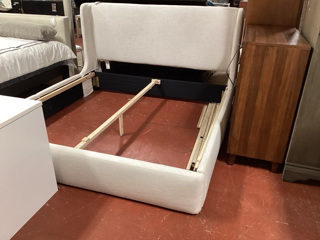 Dalton King Size Bed 82.7Wx89.8Dx47.2" As Found 99697TP9