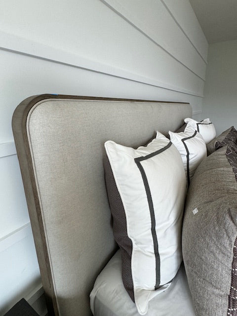 KING Eastern Accents Niche what/blk trim bedding set, 3 shams