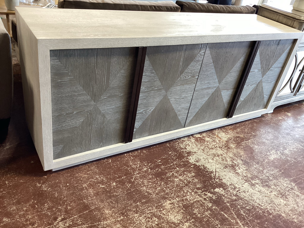 Universal Brinkley Credenza 80"w Wht Wash/Natural