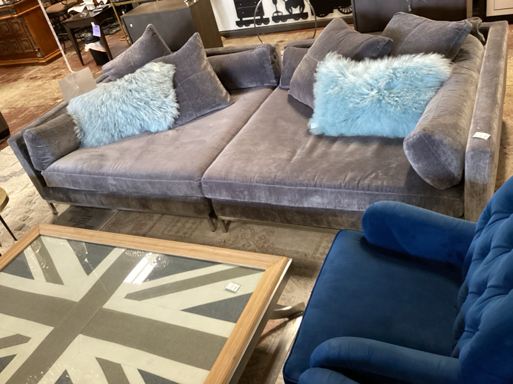 Z Gallerie Sofa / 2 piece grey deep seat lounging sofa 120 x 58 AS FOUND