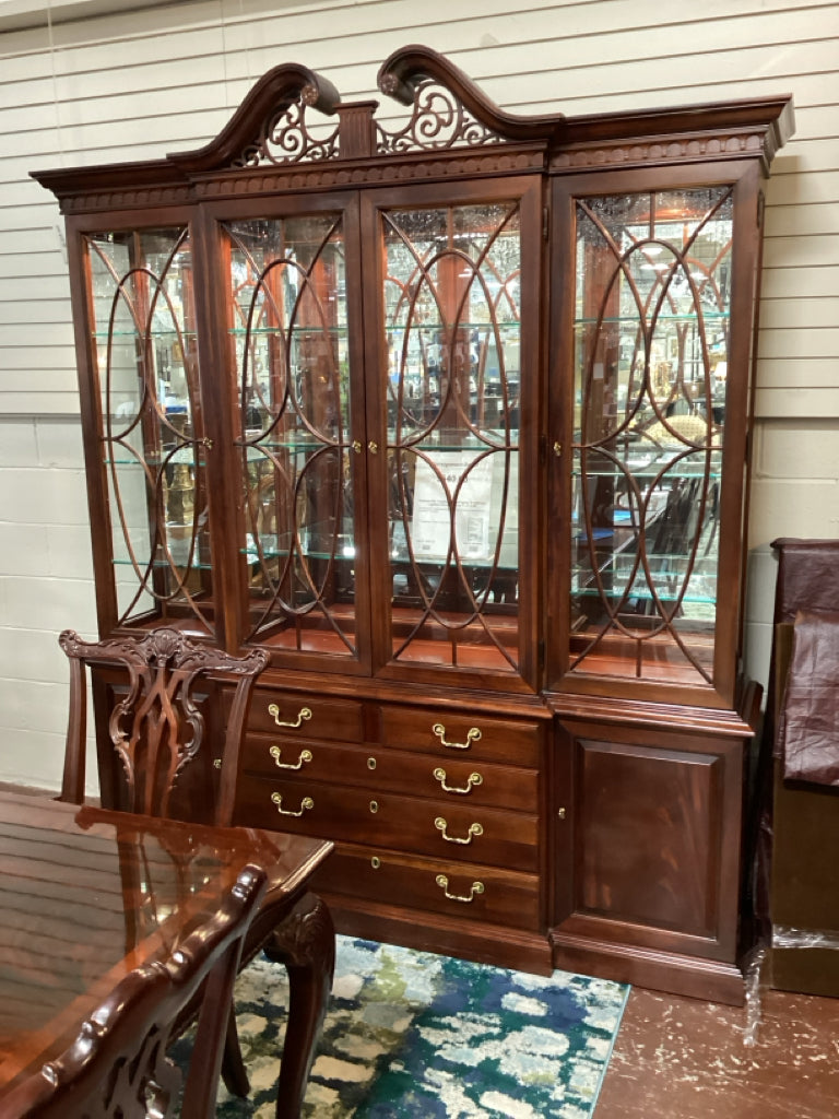 Thomasville Traditional Mahogany Breakfront Lighted China Cabinet 73x13x89