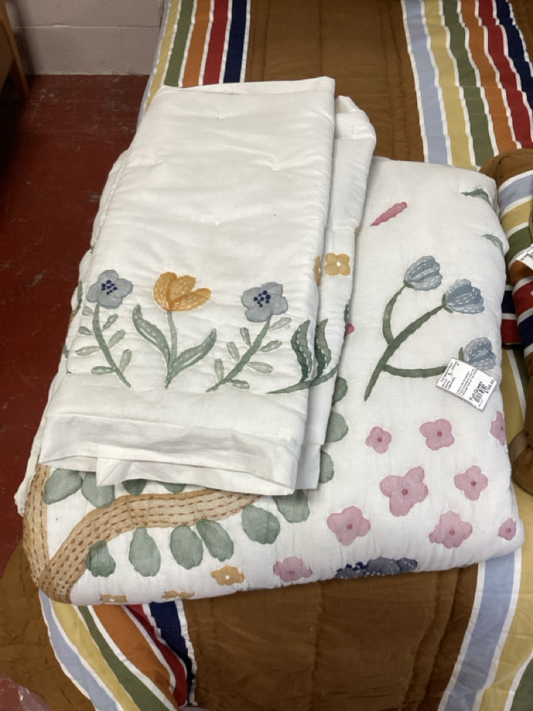 Crate & Kids Wonderland Prairie Embroidered Voile Kids Full/Queen Quilt w/ Two S