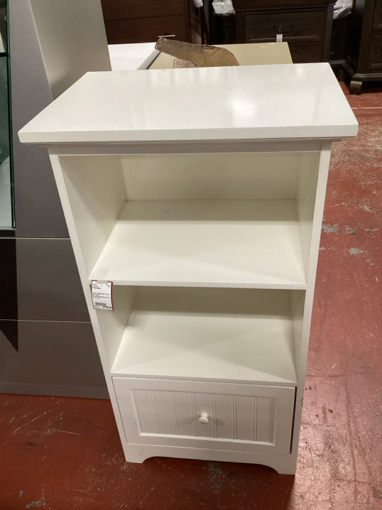 White Cottage Style Pottery Barn Small Bookcase/Nightstand 19"W X 13" D X 34"