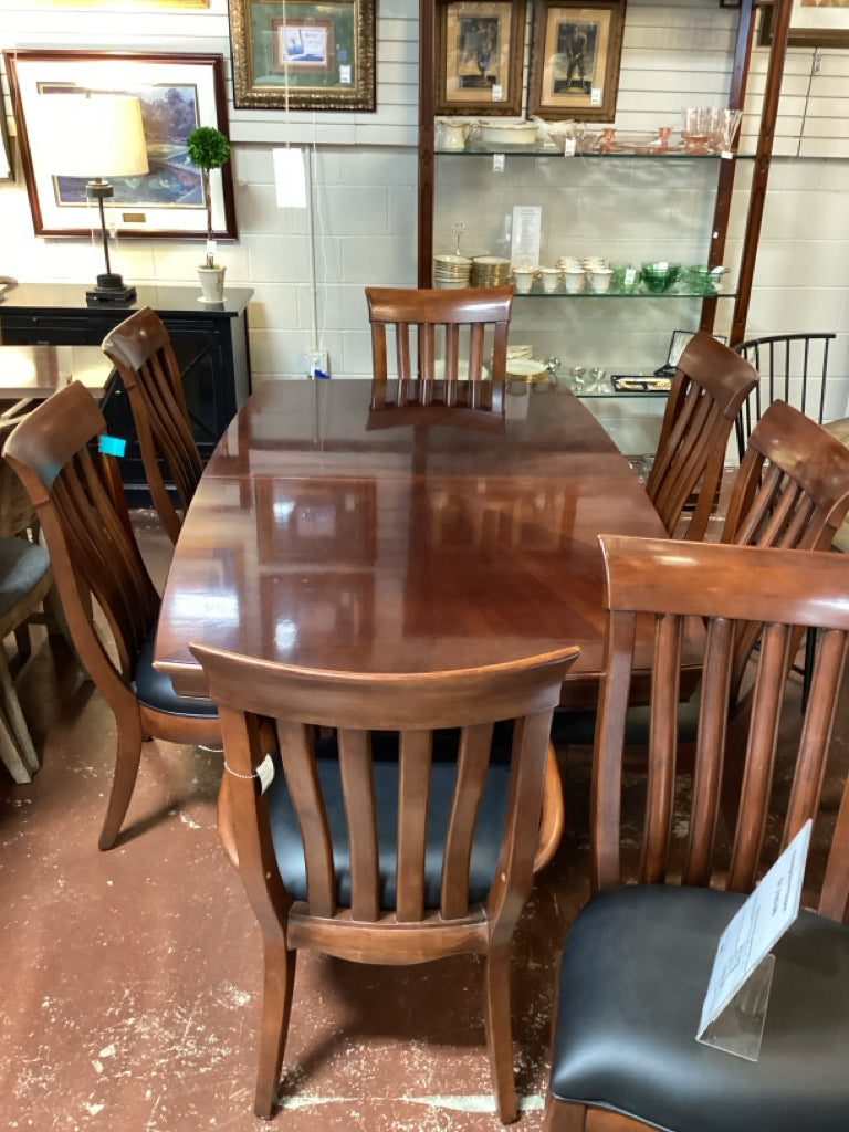 Bernhardt Paris collection cherry Table 76 x 46 , (2) 18" leaves, 8 Chair Set