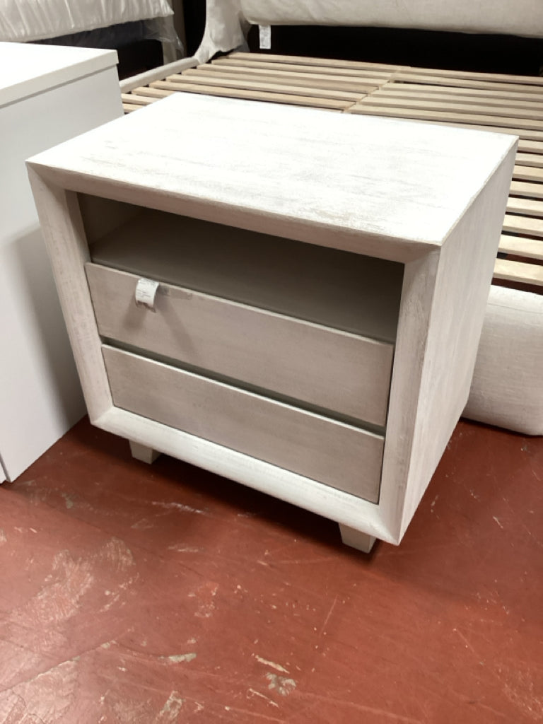 White Reece 2 Drawer Nightstand 27x17x28