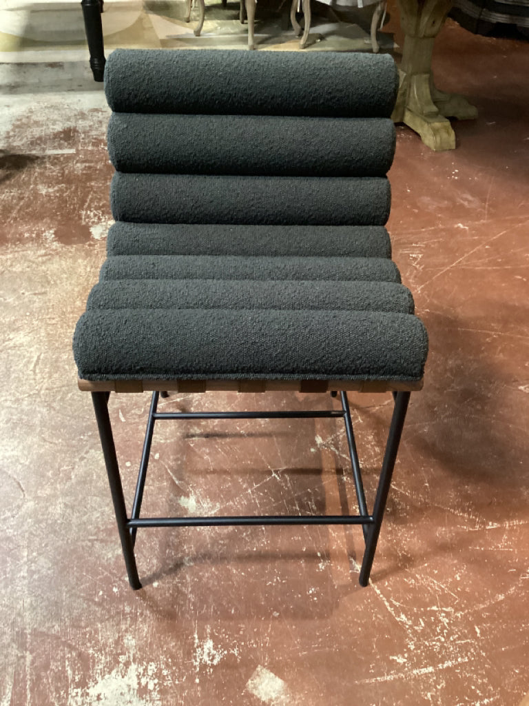 Denver Modern Vail Charcoal Boucle Walnut A85B57G9