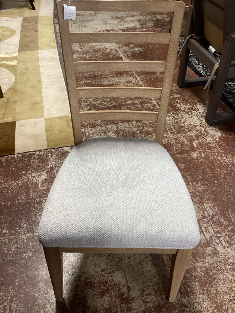 PAIR Dining Chairs/ Parker House light wood natural