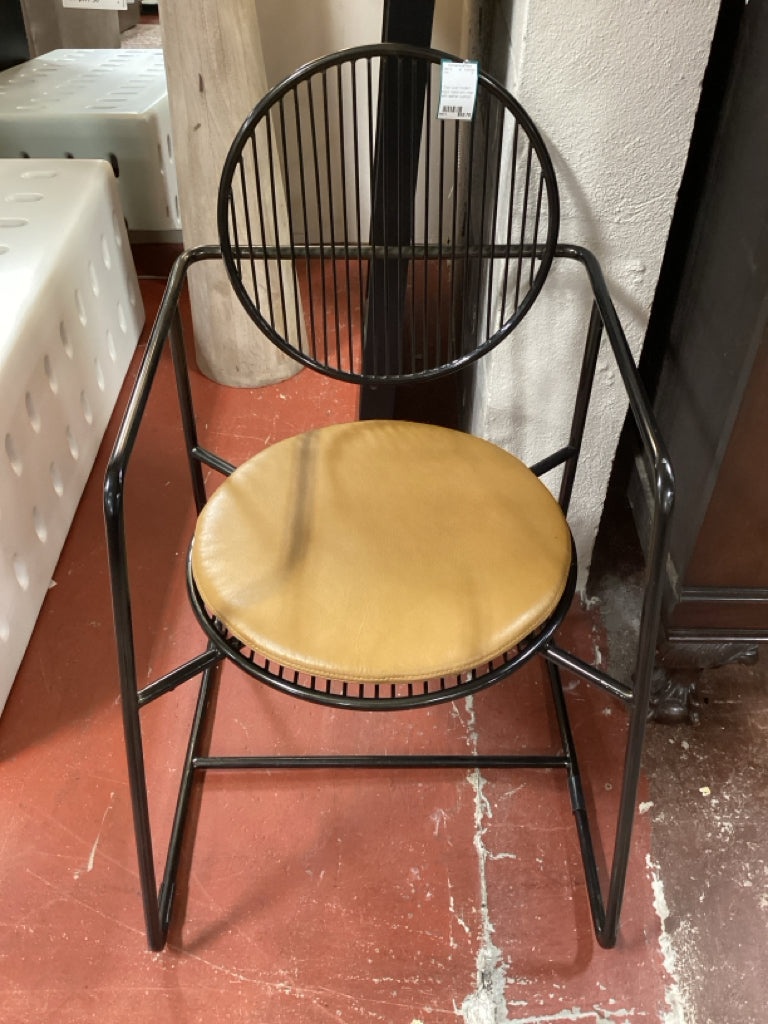 Chair/ post modern black metal arm chair with leather cushion