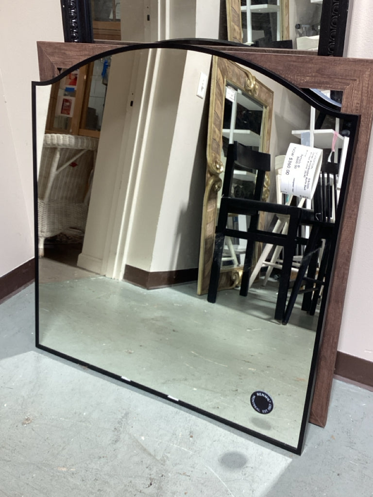 Renwil MirrorBandon Matte Black Arched Miirror 38x40