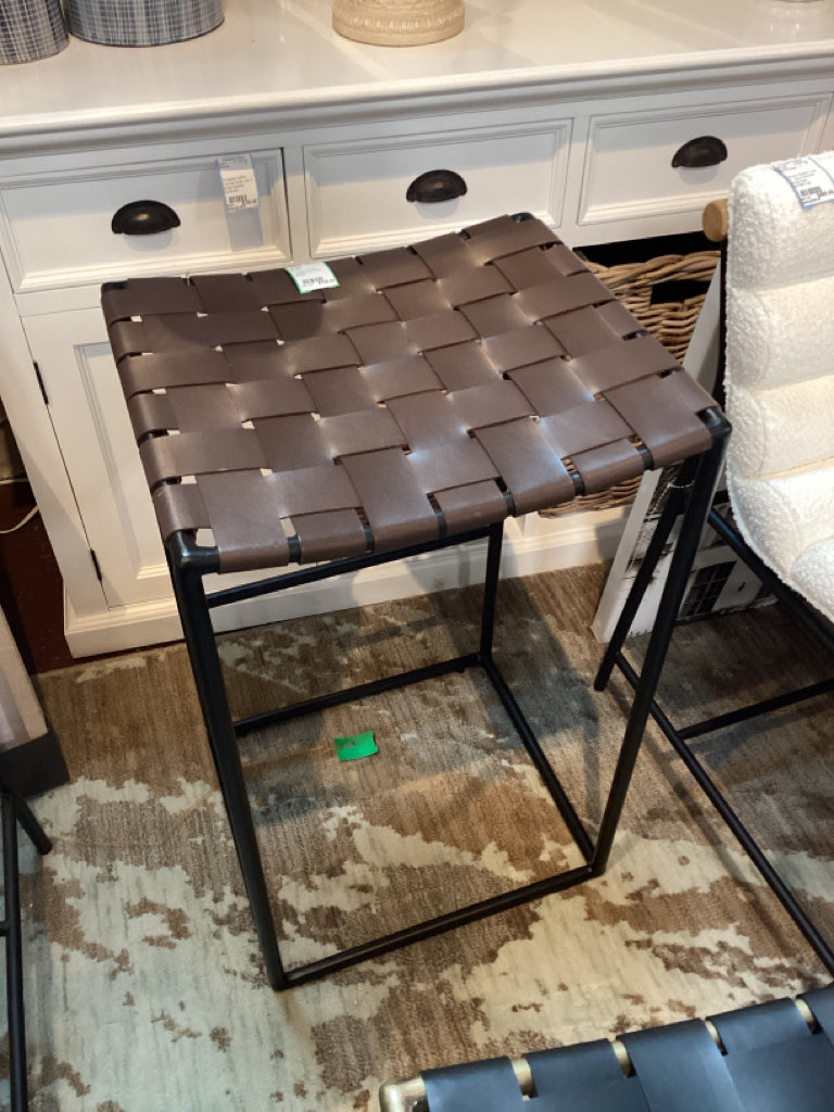 MERCANA Clarissa 18.0Lx16.0Wx30.25H Leather Seat  Stool 69395  DW9J6FFT