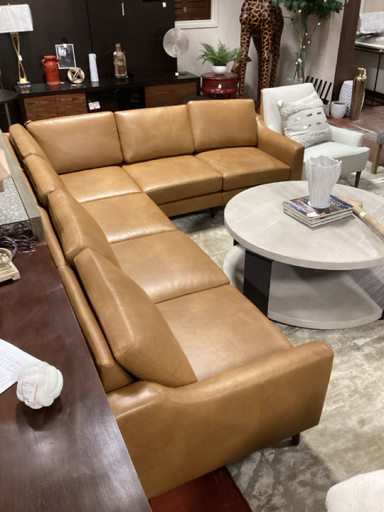 Nomad Leather 6 Seat Corner Sectional in Camel 8MTMPT7K