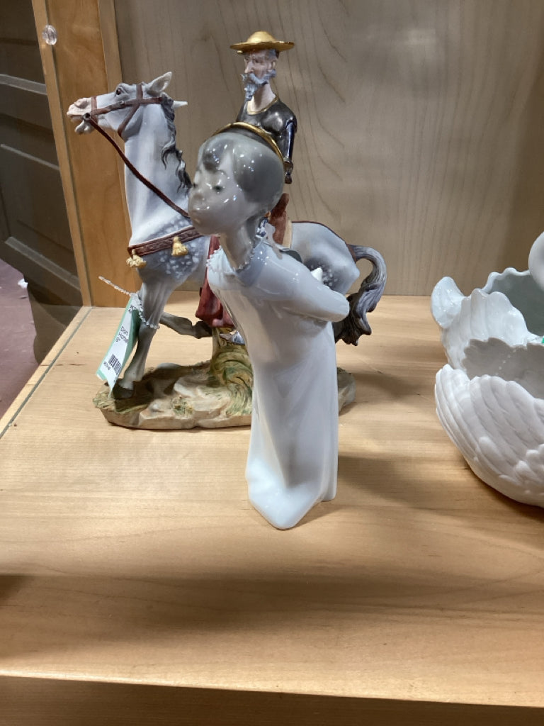Lladro Collectible "Curious Angel' $4960 9.5' tall