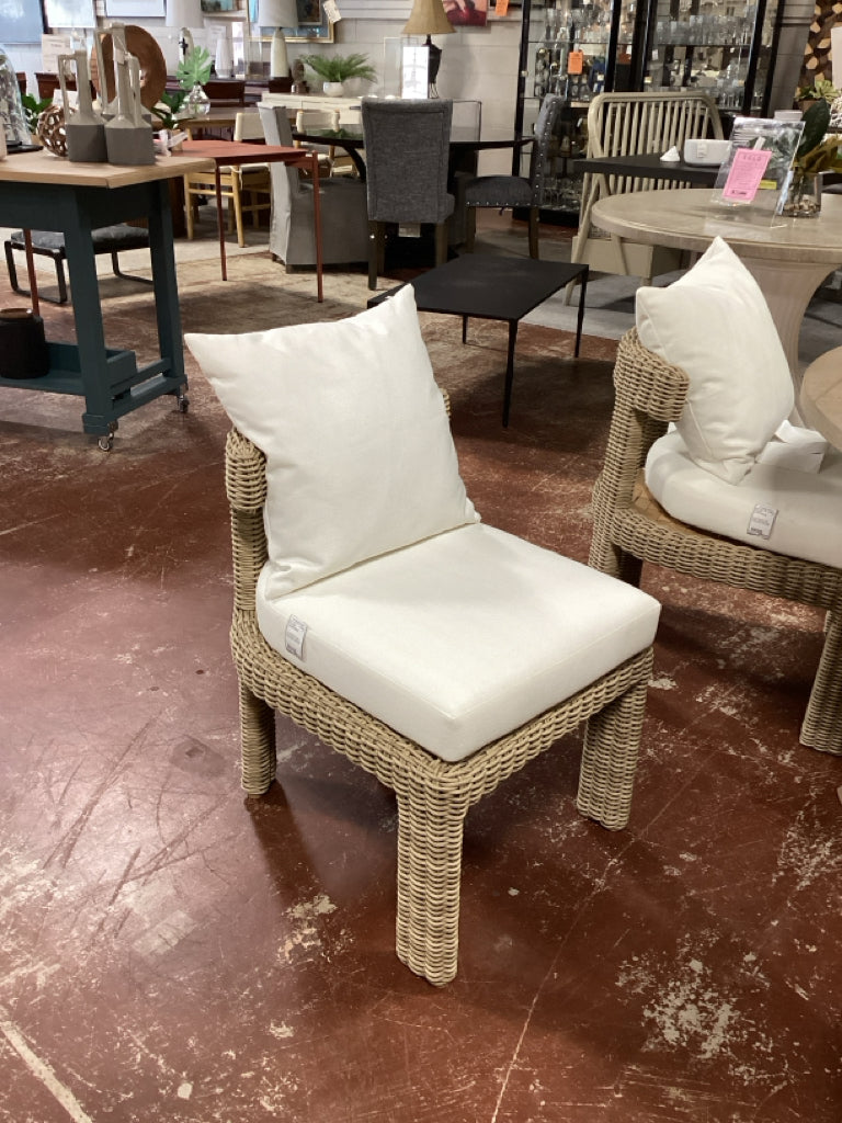 LuLu and Georgia Hadler Outdoor Dining Chair EACH 19.75x23.75x27 D88BPV6S