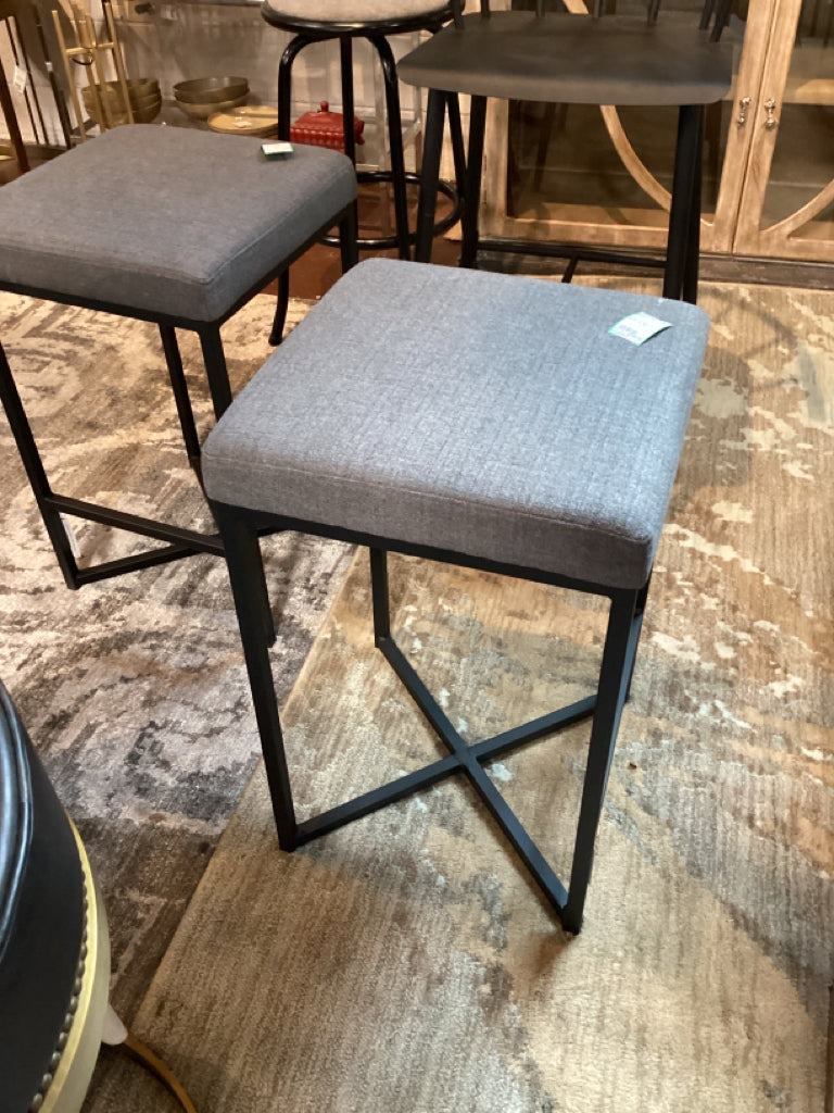 Mercana Frodo Gray Seat Bar Stool 16.54"W x 16.54"D x 30.32 69574 7PJS827E