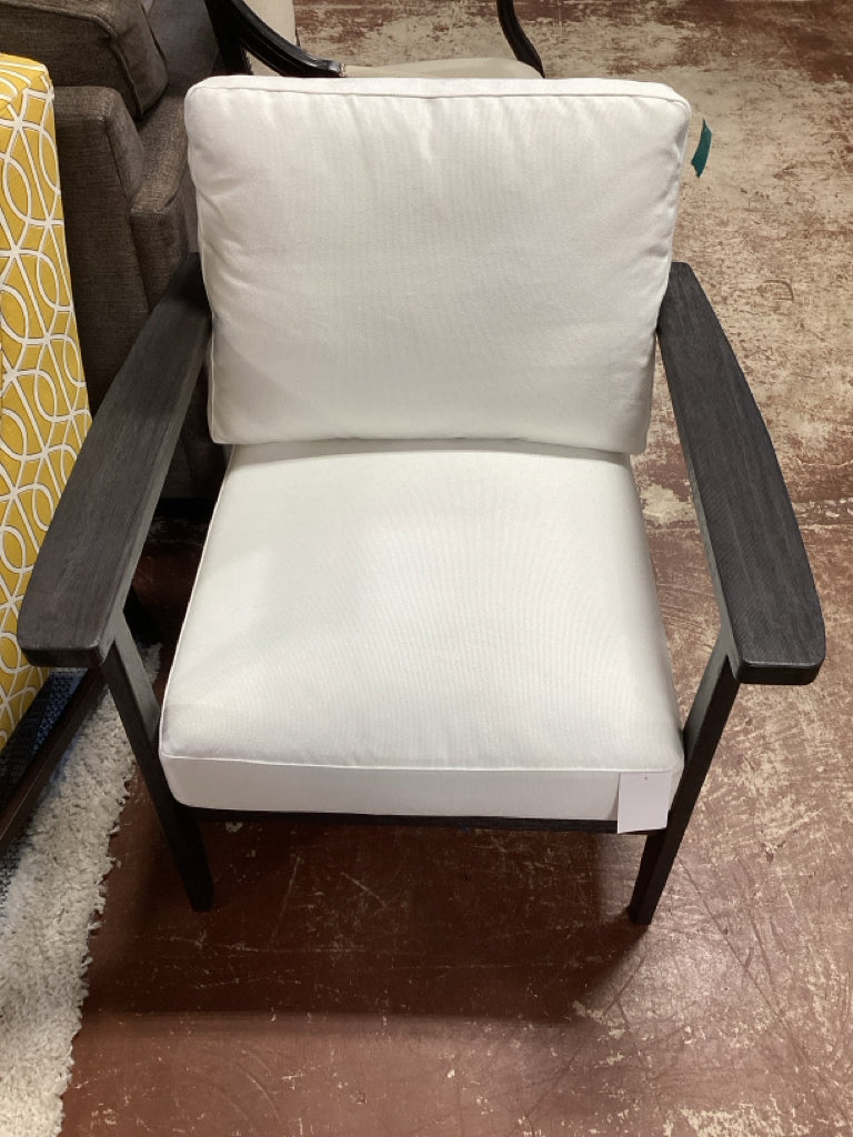 Pottery Barn Cody mid ceentury style arm chair / black & cream 30.5 x 33 x 31