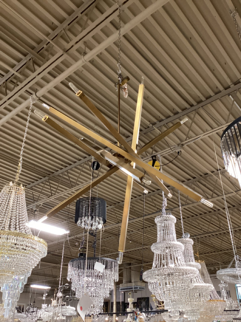 Valer 12 Light Chandelier Gold