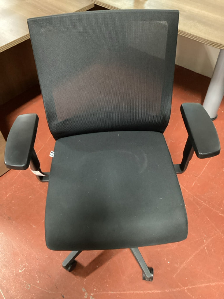 Office Source Oslo Mesh Mid Back Black