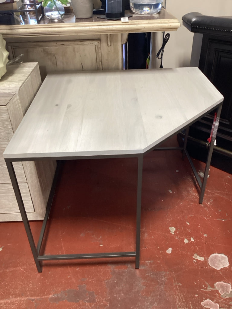 Four Hands Fultonl Iron Poplar Wood  Modular Corner Desk 41" W x 31"  AUNV6T9T