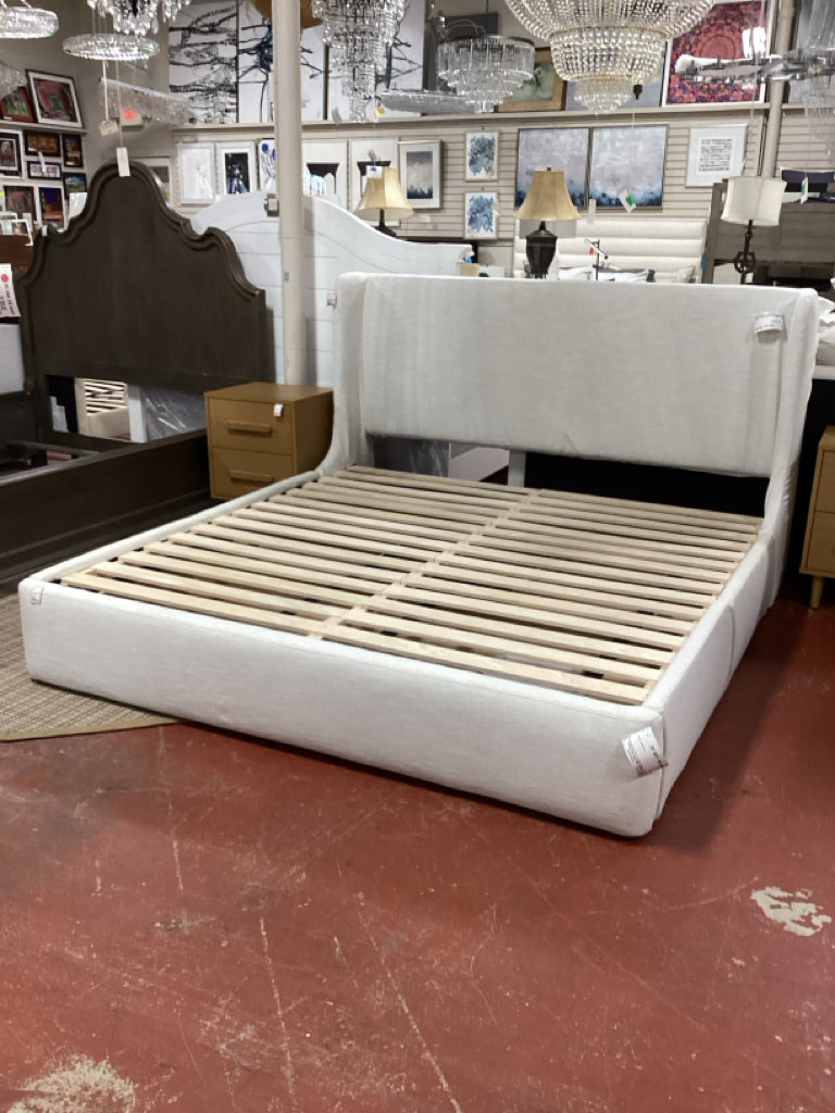 Dalton Storage King Size Bed Beach Linen 71.7"W x 26 x7.1"H C3KJ7M78