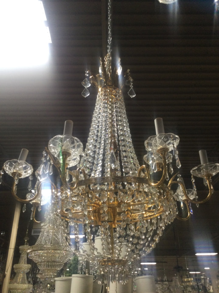 Chandelier/ vintage style gold & crystal 16 light 38h x 32w  (4)